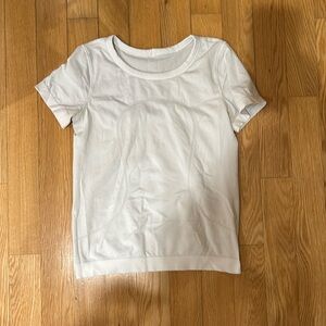 Lululemon white crew neck short sleeve gym shirt